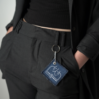 KEYCHAIN-STAND TOGETHER 