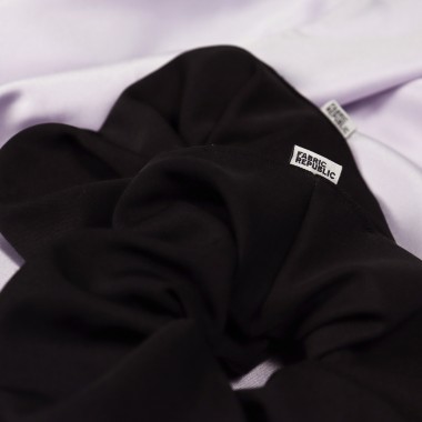 SIMPLE BLACK 
